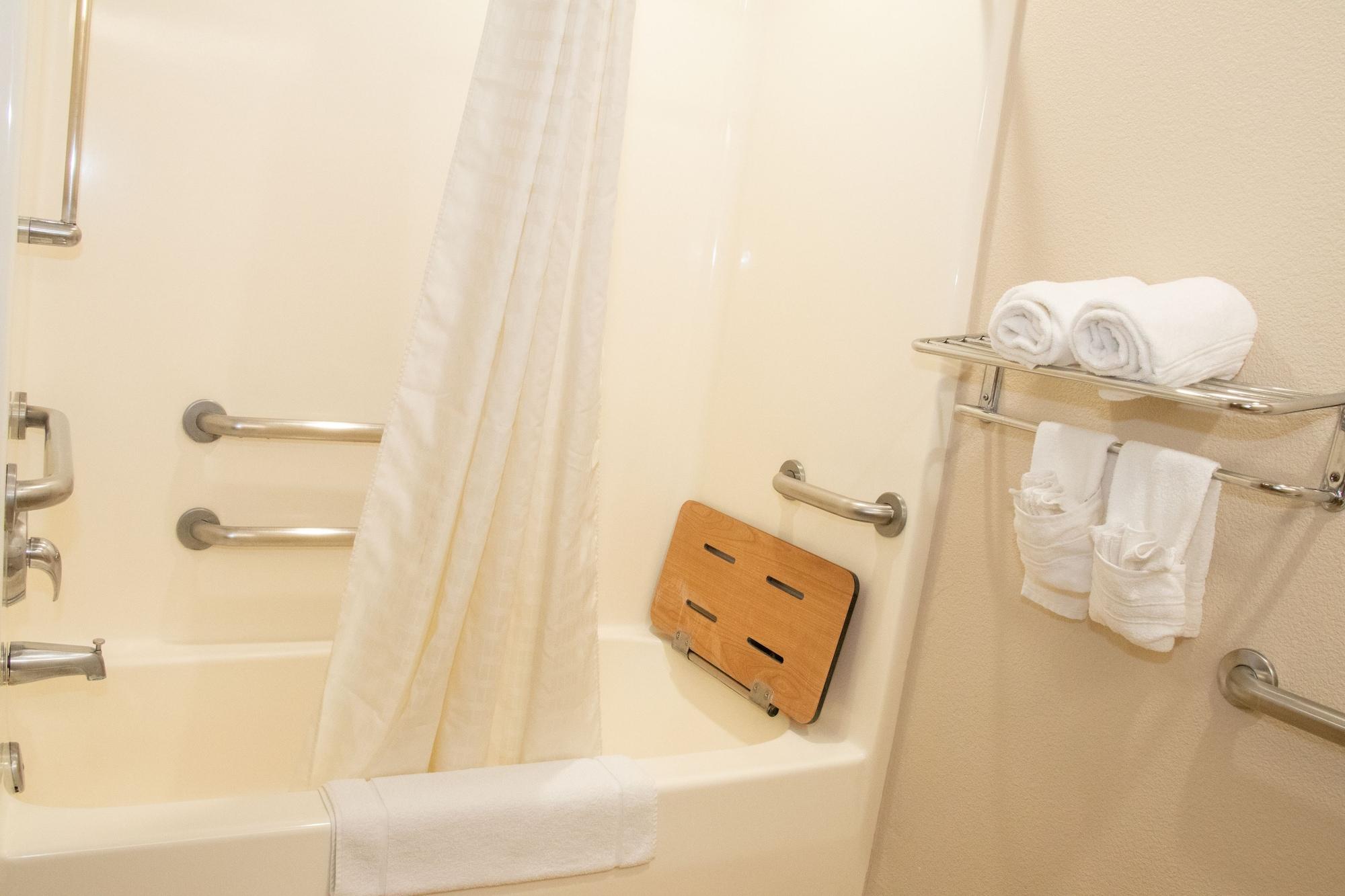 Microtel Inn & Suites Lodi Buitenkant foto