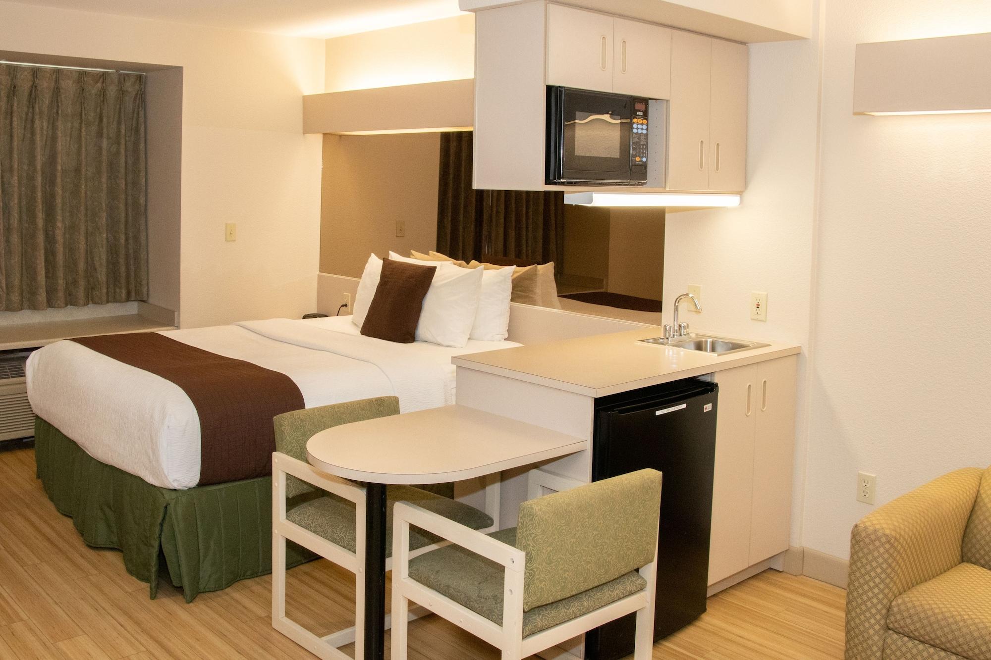 Microtel Inn & Suites Lodi Buitenkant foto