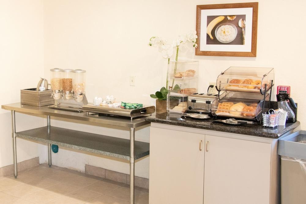 Microtel Inn & Suites Lodi Buitenkant foto