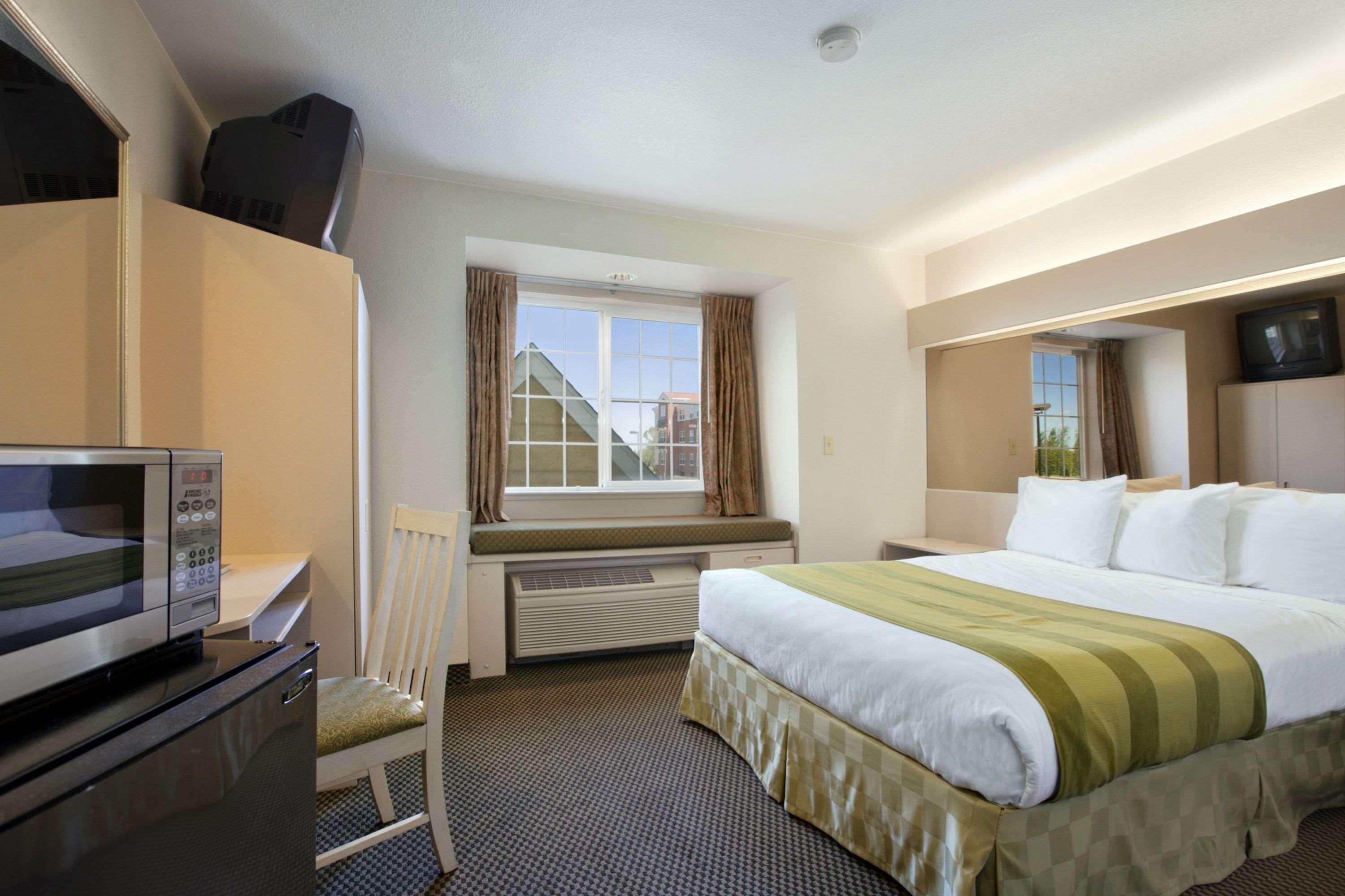 Microtel Inn & Suites Lodi Buitenkant foto