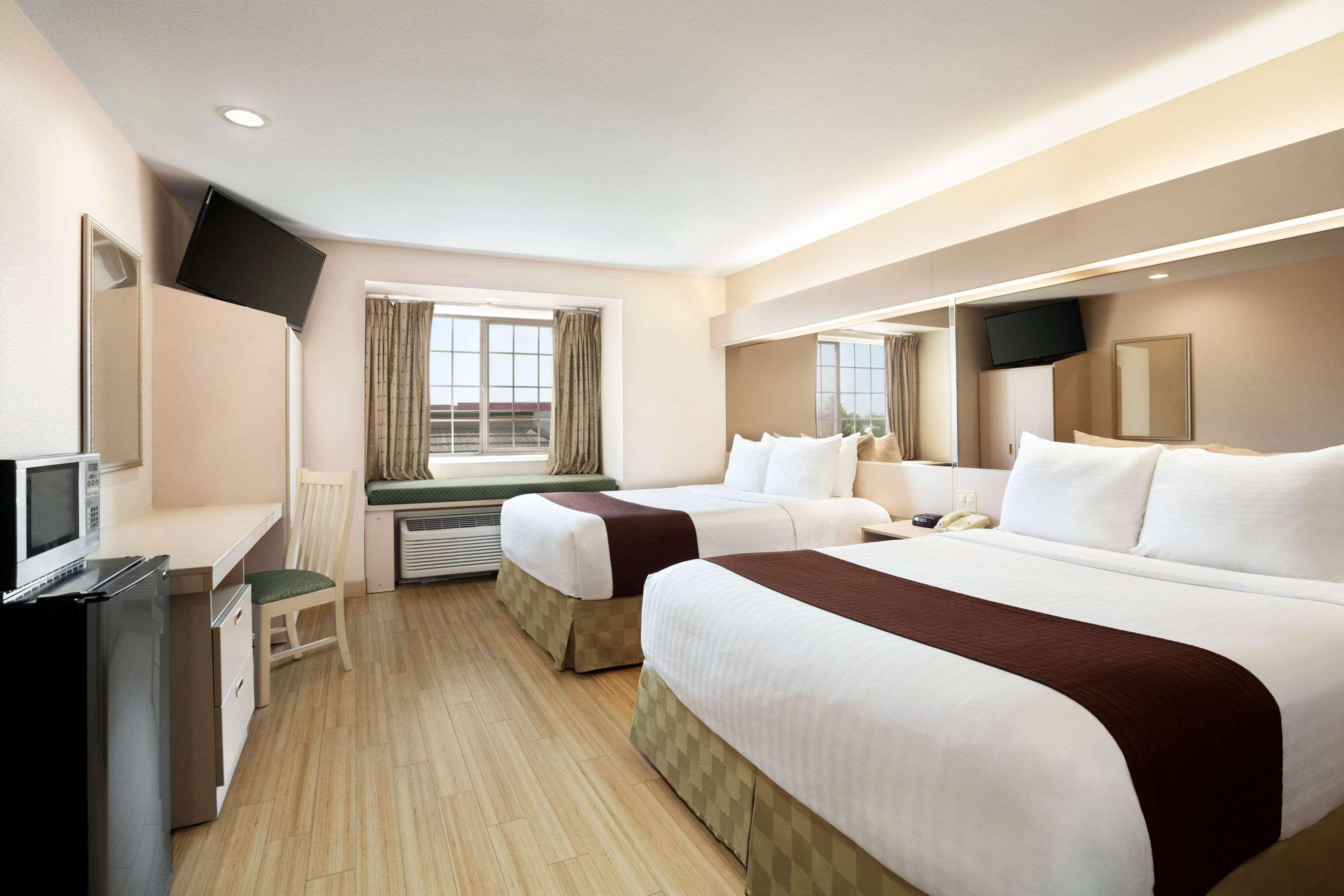 Microtel Inn & Suites Lodi Buitenkant foto