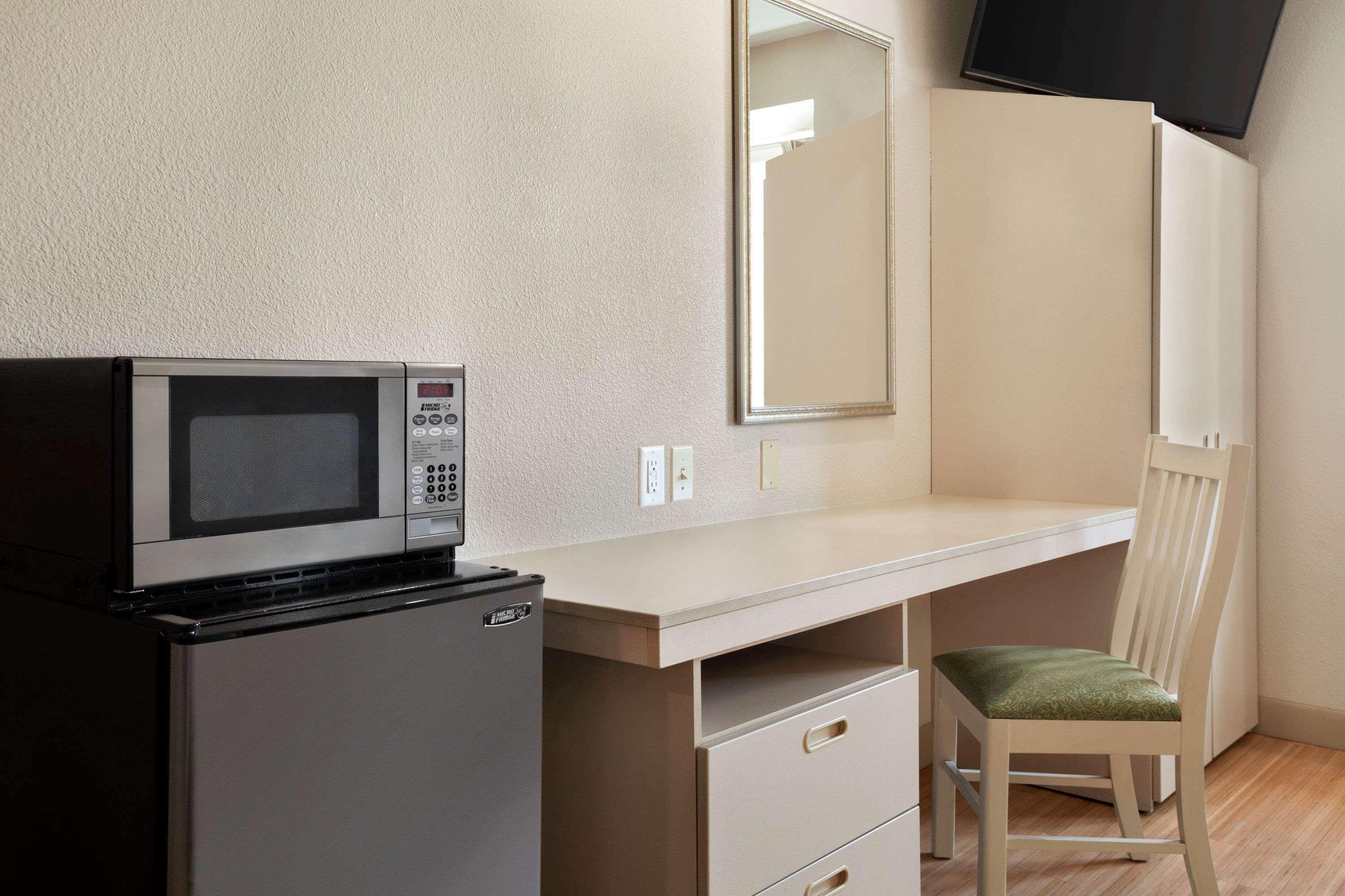 Microtel Inn & Suites Lodi Buitenkant foto