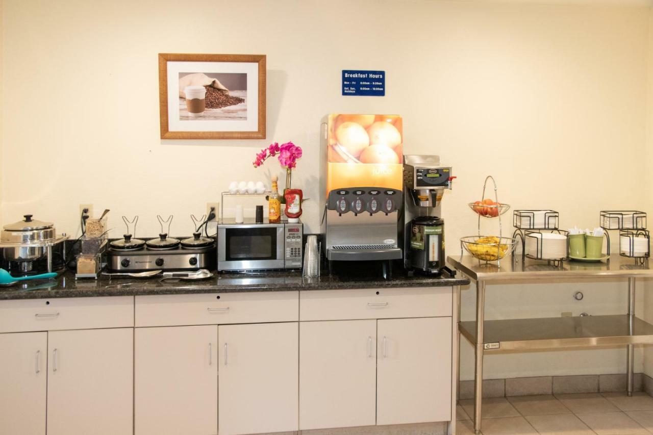 Microtel Inn & Suites Lodi Buitenkant foto
