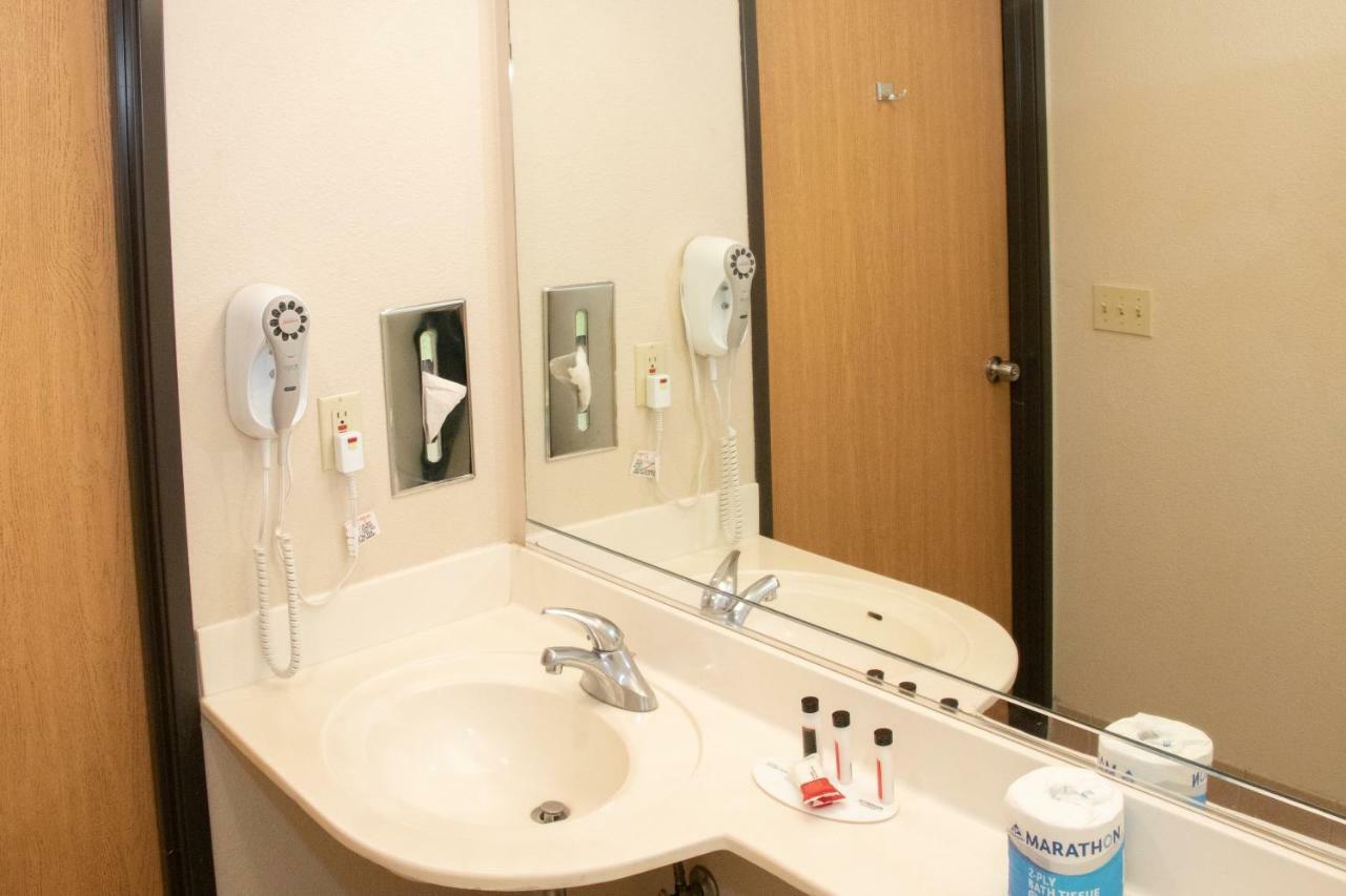 Microtel Inn & Suites Lodi Buitenkant foto
