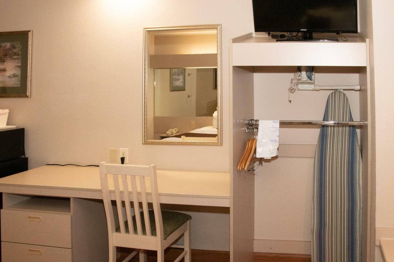 Microtel Inn & Suites Lodi Buitenkant foto